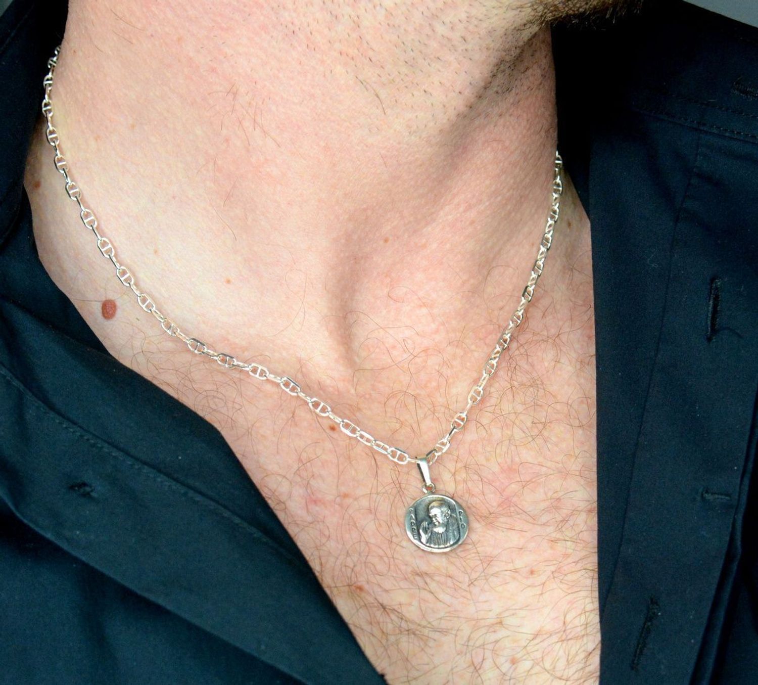 Zawieszka srebrna Medalik Ojciec Pio DIA-ZAW-8725-925. Srebrna zawieszka do łańcuszka. Zawieszka srebrna medalik. Medalik srebrny Ojciec Pio. Medalik srebrny na prezent,.jpg