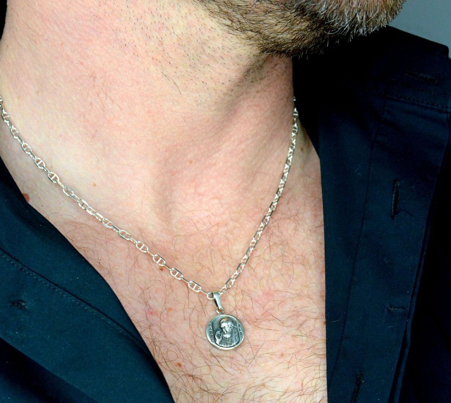 Zawieszka srebrna Medalik Ojciec Pio DIA-ZAW-8725-925. Srebrna zawieszka do łańcuszka. Zawieszka srebrna medalik. Medalik srebrny Ojciec Pio. Medalik srebrny na prezent,.jpg