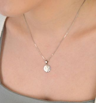 Medalik srebrny próba 925, Matka Boska Licheńska z dzieciątkiem DIA-ZAW-8730-925 Elegancka zawieszka przedstawiająca Matkę Boską Licheńską z Dzieciątkiem (1).JPG