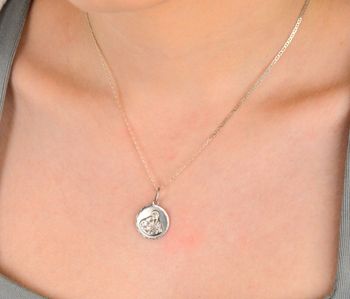 Medalik srebrny próba 925, I komunia Święta DIA-ZAW-8735-925 Elegancki srebrny medalik z motywem Pierwszej Komunii Świętej to wyjątkowa pamiątka jednego (1).JPG