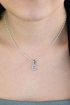 Literka C srebro 925 zawieszka z cyrkoniami 1,7 cm (1).jpg