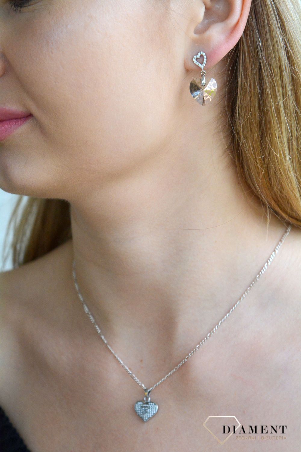 Srebrna zawieszka z literką F 925 literka F DIA-ZAW-8752-F-925.jpg