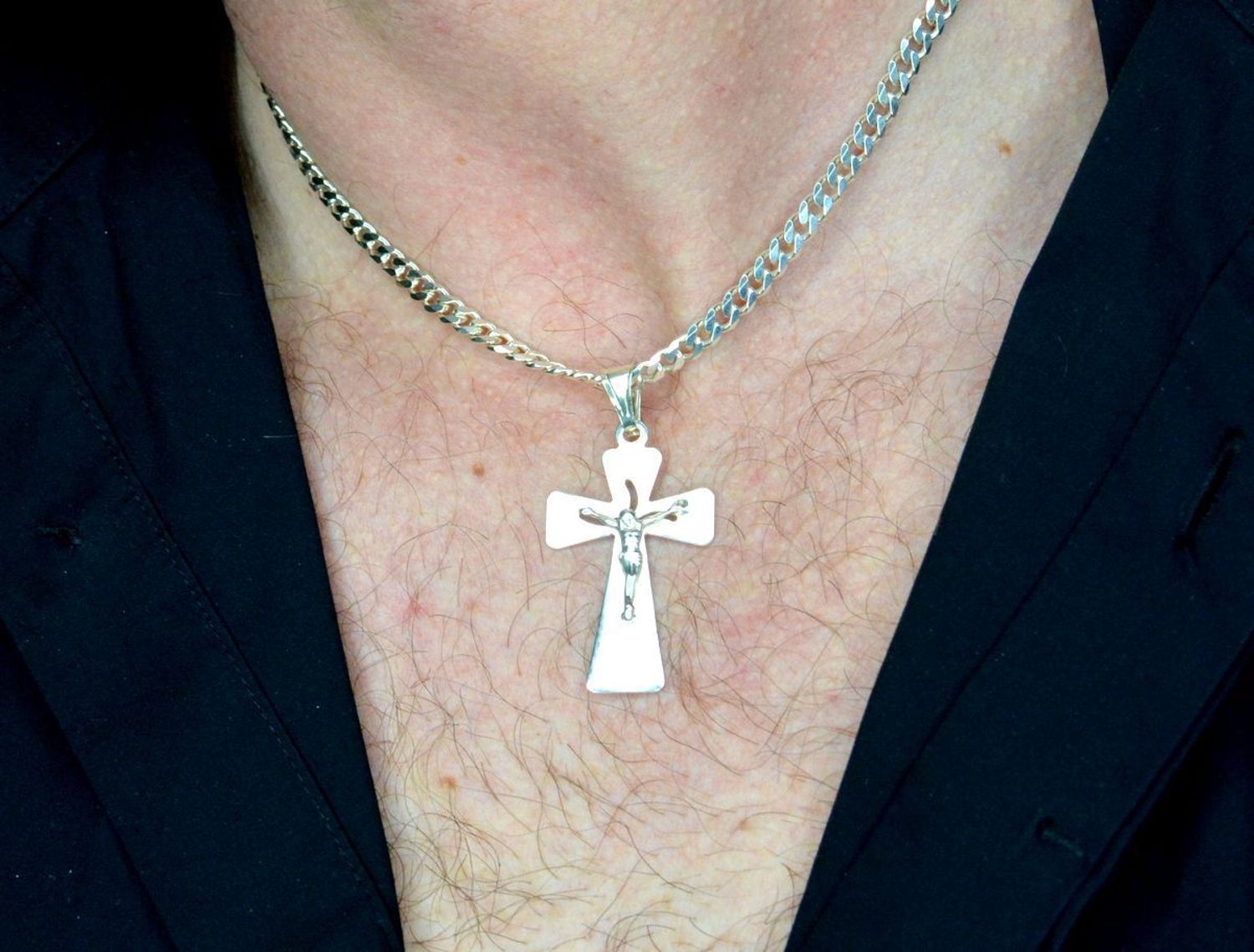 Krzyż srebrny zawieszka w kształcie krzyża 3,6 cm DIA-ZAW-8759-925. Srebrny krzyż. Srebrny krzyż z wizerunkiem. Krzyż srebrny zawieszka..jpg