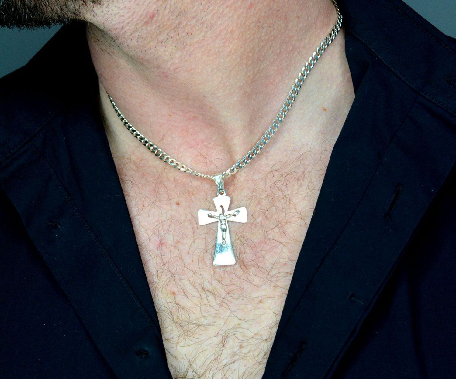 Krzyż srebrny zawieszka w kształcie krzyża 3,6 cm DIA-ZAW-8759-925. Srebrny krzyż. Srebrny krzyż z wizerunkiem. Krzyż srebrny zawieszka..jpg