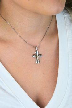Srebrny krzyż zawieszka 925 Jezus gładki 3,4 cm – biżuteria sakralna (1).jpg