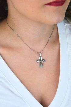 Srebrny krzyż zawieszka 925 Jezus gładki 3,4 cm – biżuteria sakralna (3).jpg