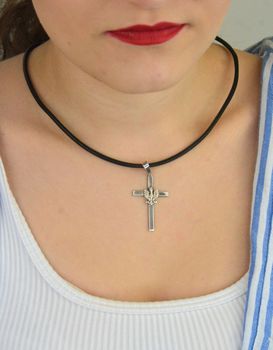 Krzyż męski srebrny 925 DIA-ZAW-8766-925 – zawieszka z orłem na środku. Wymiary 5,0 x 2,5 cm, waga 3,20 g. Mocny symbol wiary i tożsamości – idealny prezent dla mężczyzny (2).JPG