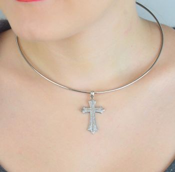 zawieszka srebrna, krzyżyk srebrny, biżuteria religijna, krzyż z cyrkoniami, srebro 925, zawieszka damska, prezent komunijny, krzyżyk na łańcuszek, elegancka biżuteria, biały kamień, zawieszka krzyż (1).JPG