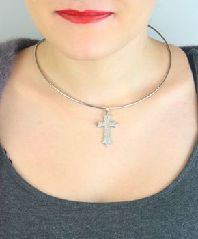 zawieszka srebrna, krzyżyk srebrny, biżuteria religijna, krzyż z cyrkoniami, srebro 925, zawieszka damska, prezent komunijny, krzyżyk na łańcuszek, elegancka biżuteria, biały kamień, zawieszka krzyż (3).JPG