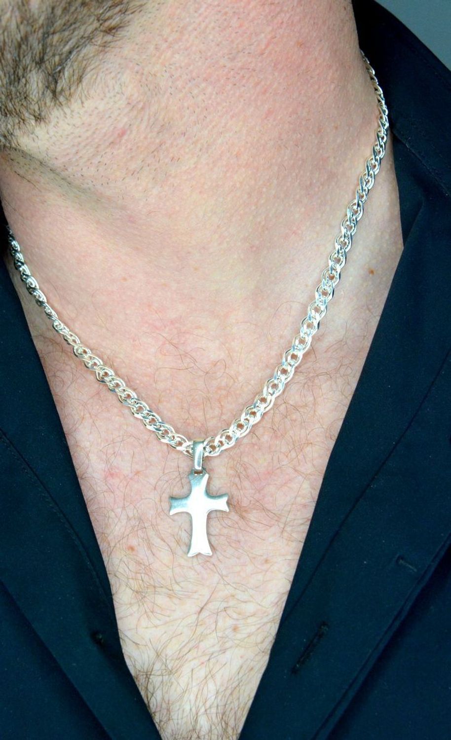 Zawieszka srebrna w kształcie krzyża Krzyż 2,6 cm. Srebrny krzyż. Srebrny krzyż gładki. Krzyż srebrny zawieszka..jpg