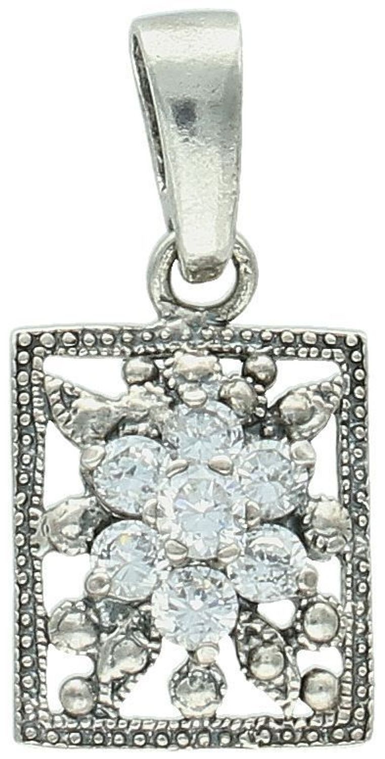 Zjawiskowa prostokątna zawieszka srebrna DIA-ZAW-8770-925 o wadze 3,34 g. Wykonana ze srebra próby 925, zdobiona kwiatowym motywem i cyrkonią. Idealna do stylowych łańcuszków.1.jpg