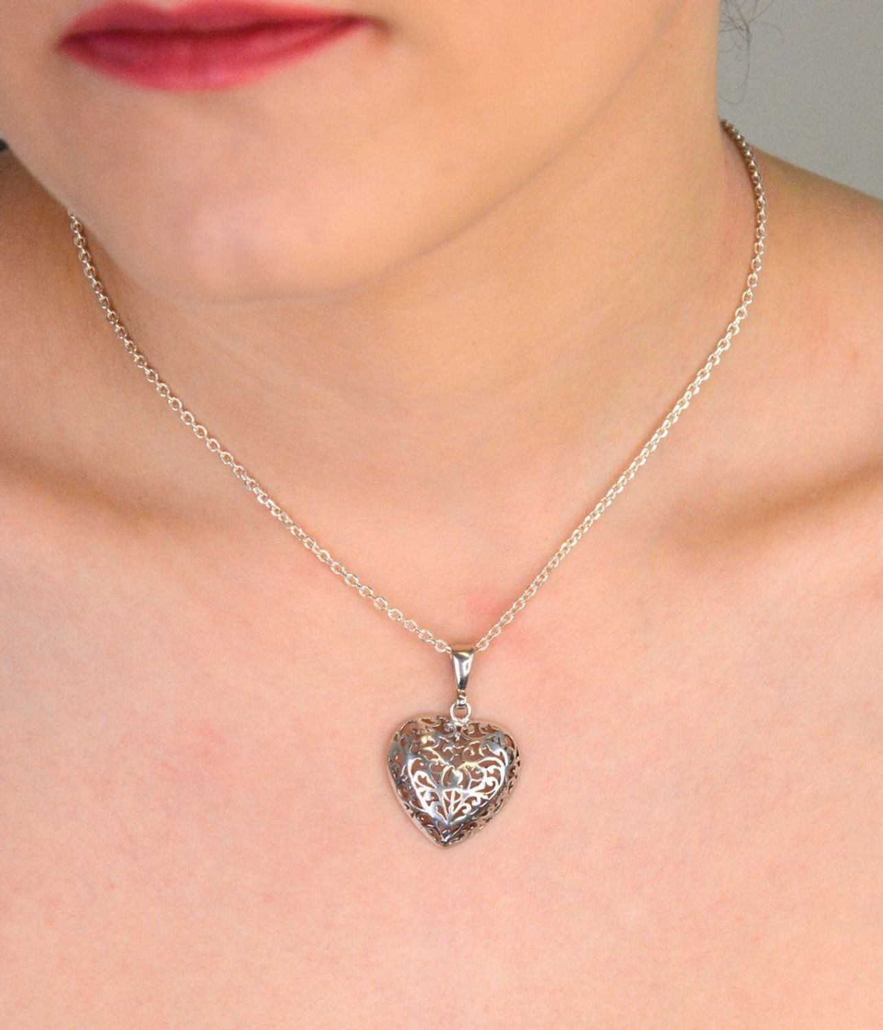 Zawieszka serce ażurowe próba 925, DIA-ZAW-8794-925 Zawieszka w kształcie ażurowego serca wykonana z wysokiej jakości srebra próby 925, model 1.jpg