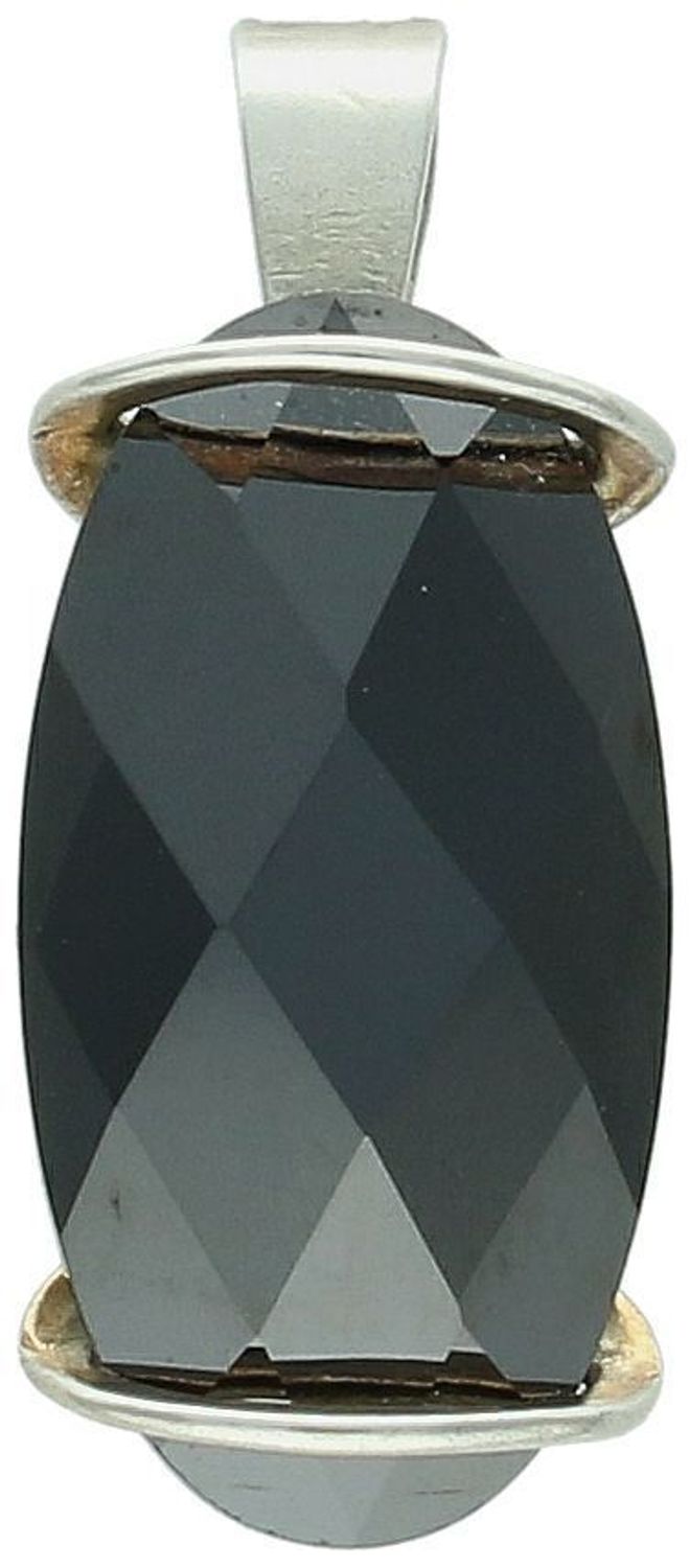 Elegancka zawieszka damska ze srebra próby 925, ozdobiona dużym owalnym czarnym kryształem. Waga 5,60 g, szerokość 1,3 cm, długość 3,0 cm. Idealna do wieczorowych stylizacji..jpg