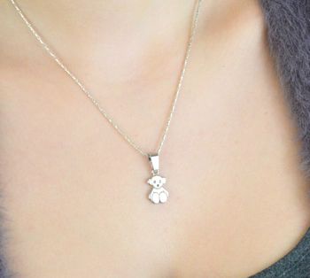 Uroczy srebrny wisiorek miś Diament ze srebra 925. Subtelna zawieszka symbolizująca łagodność i miłość. Idealna na prezent dla kobiety (2).JPG