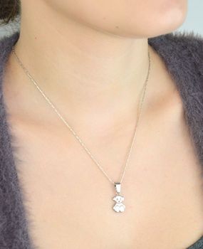 Uroczy srebrny wisiorek miś Diament ze srebra 925. Subtelna zawieszka symbolizująca łagodność i miłość. Idealna na prezent dla kobiety (4).JPG