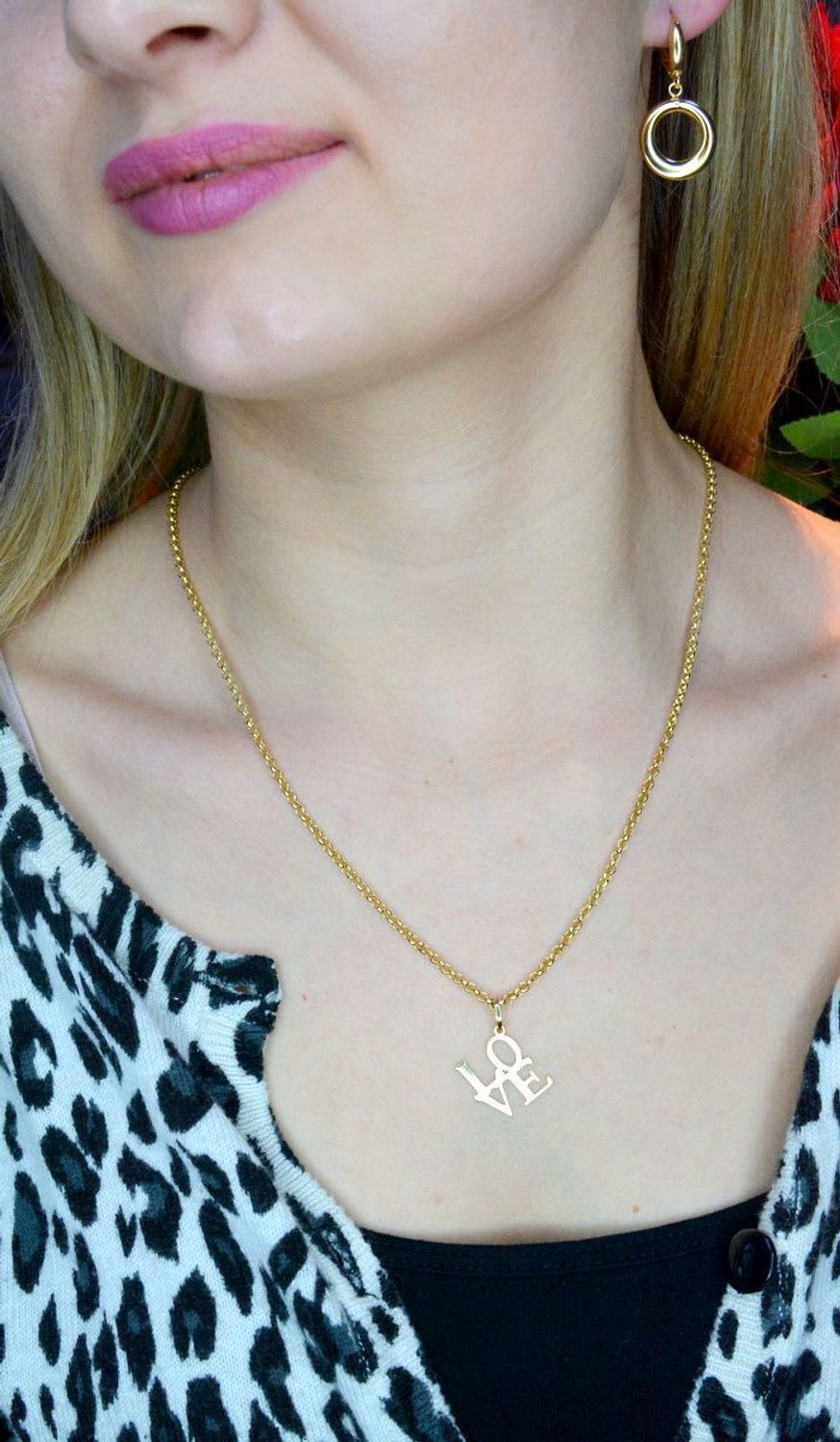 Zawieszka damska napis love.jpg