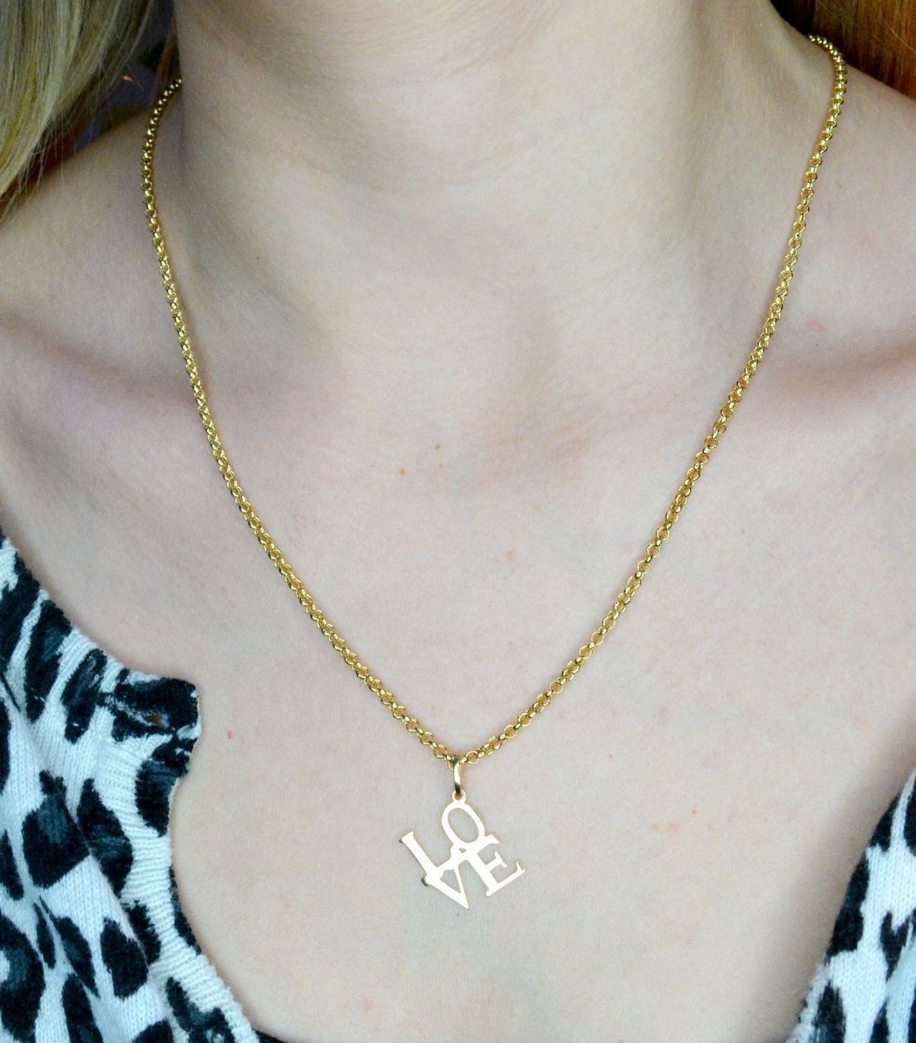 Zawieszka damska napis love.jpg