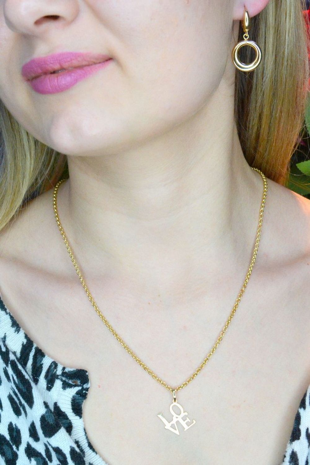 Zawieszka damska napis love.jpg