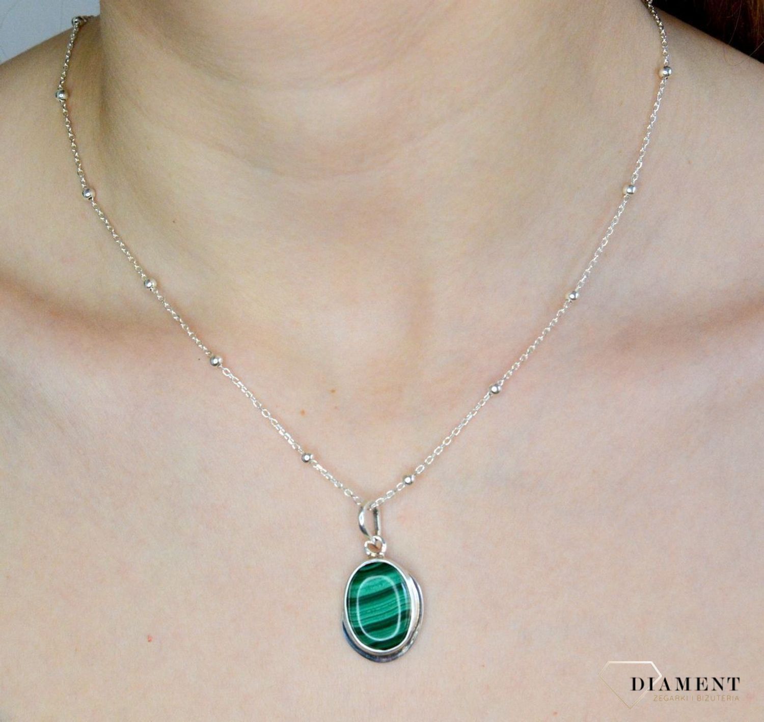 Zawieszka srebrna z naturalnym malachitem DIA-ZAW-8992-925. Srebrna zawieszka z malachitem wykonana z najwyższej jakości kruszcu próby 925. Taka zawieszka będzie doskonałym prezentem dla kobiet gustujących w okazałych dodatkac (1).jpg