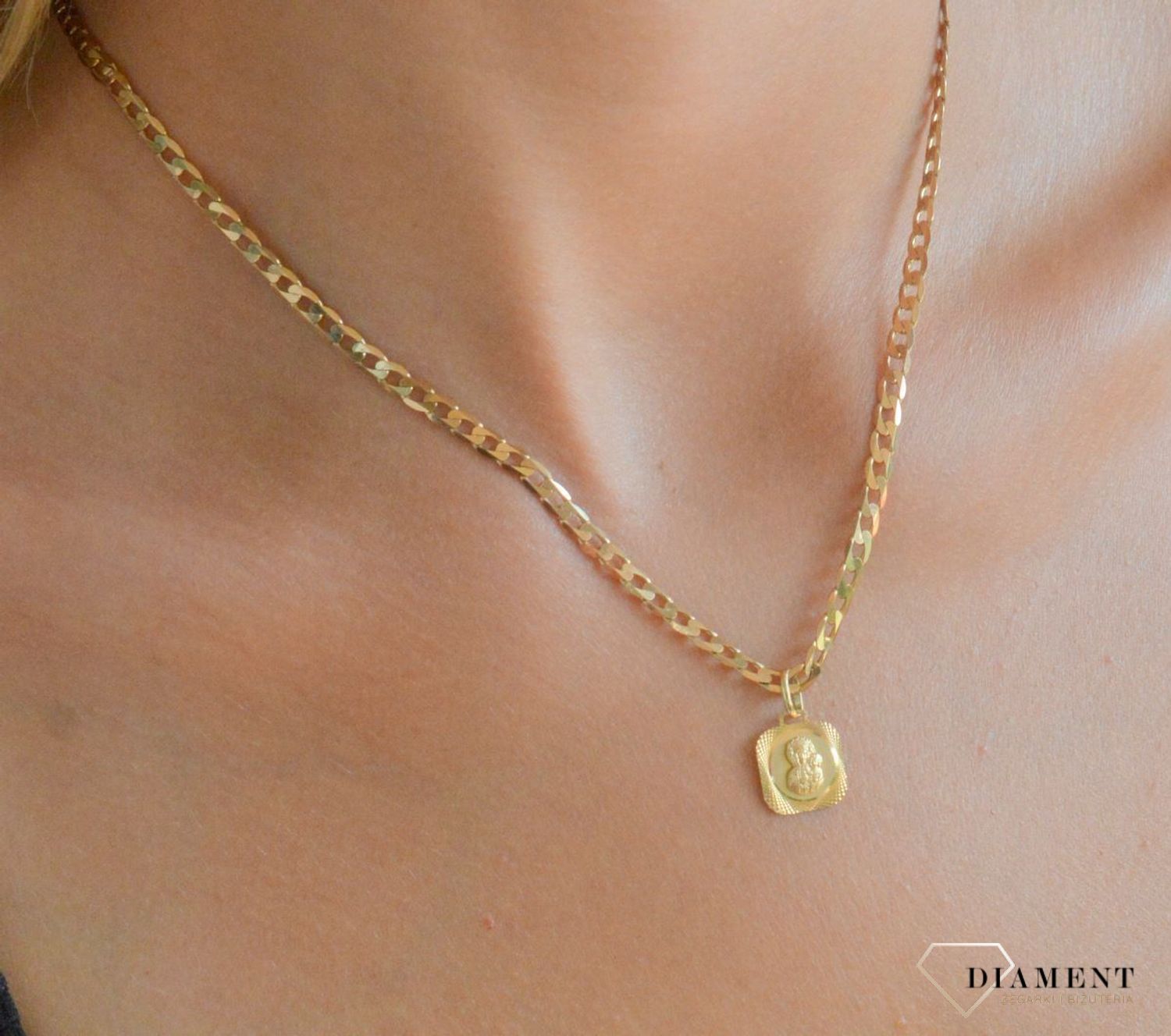 Złota zawieszka medalik Matka Boska Częstochowska DIA-ZAW-9004-585 (2).jpg