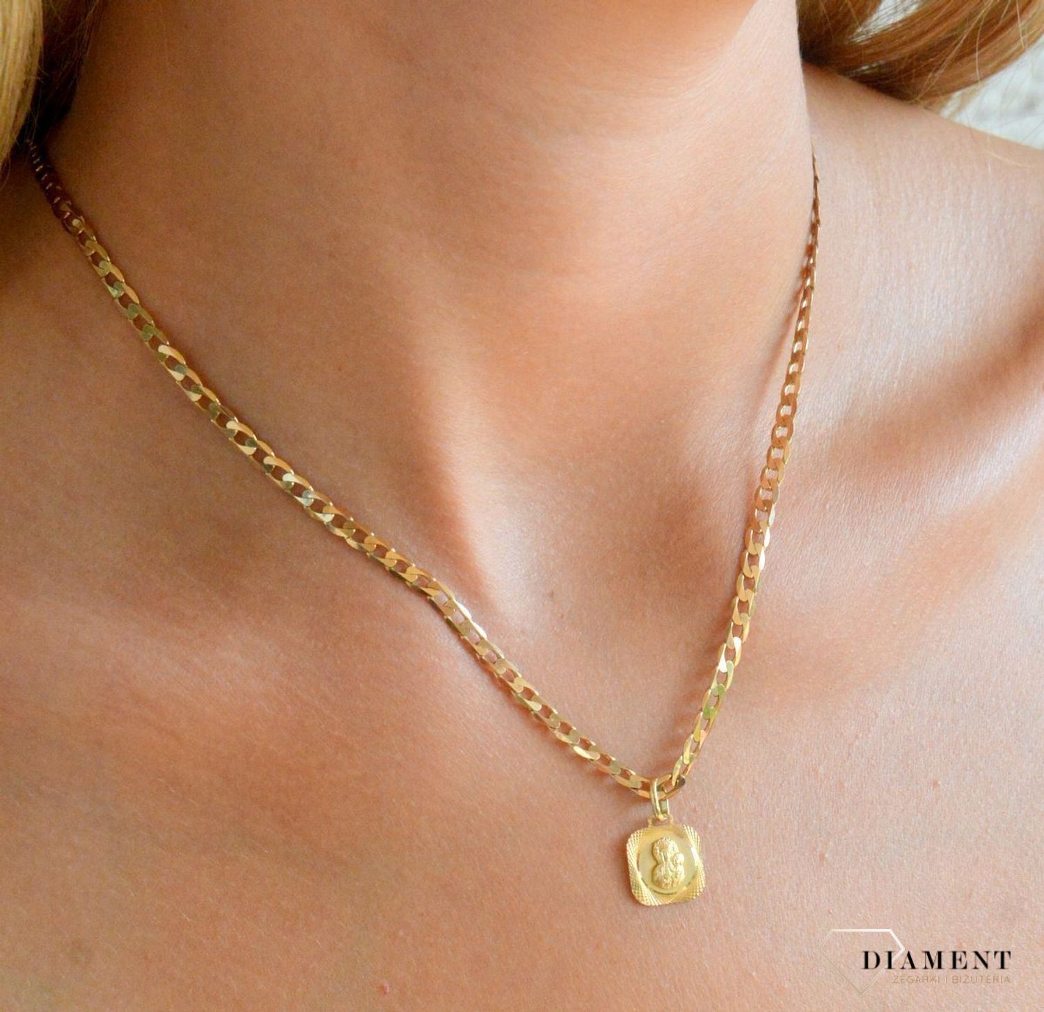 Złota zawieszka medalik Matka Boska Częstochowska DIA-ZAW-9004-585 (2).jpg