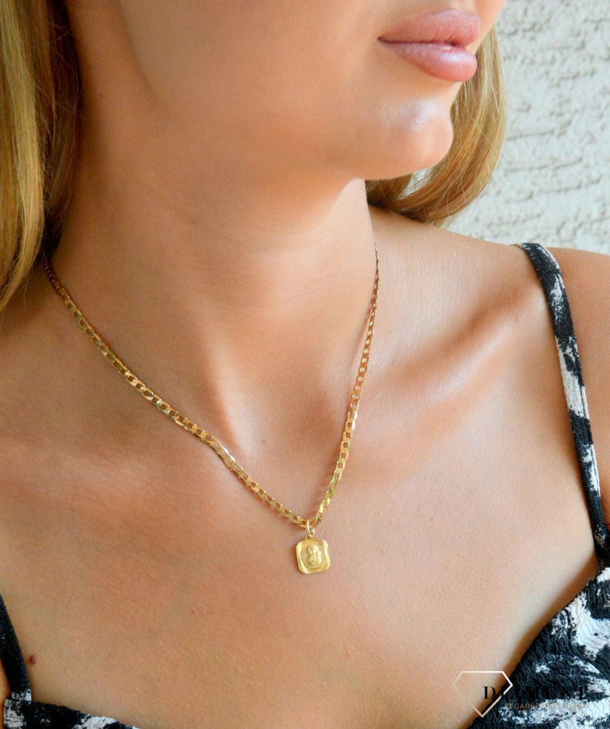 Złota zawieszka medalik Matka Boska Częstochowska DIA-ZAW-9004-585 (2).jpg