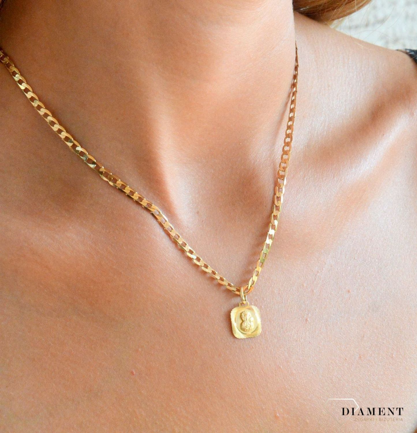 Złota zawieszka medalik Matka Boska Częstochowska DIA-ZAW-9004-585 (2).jpg