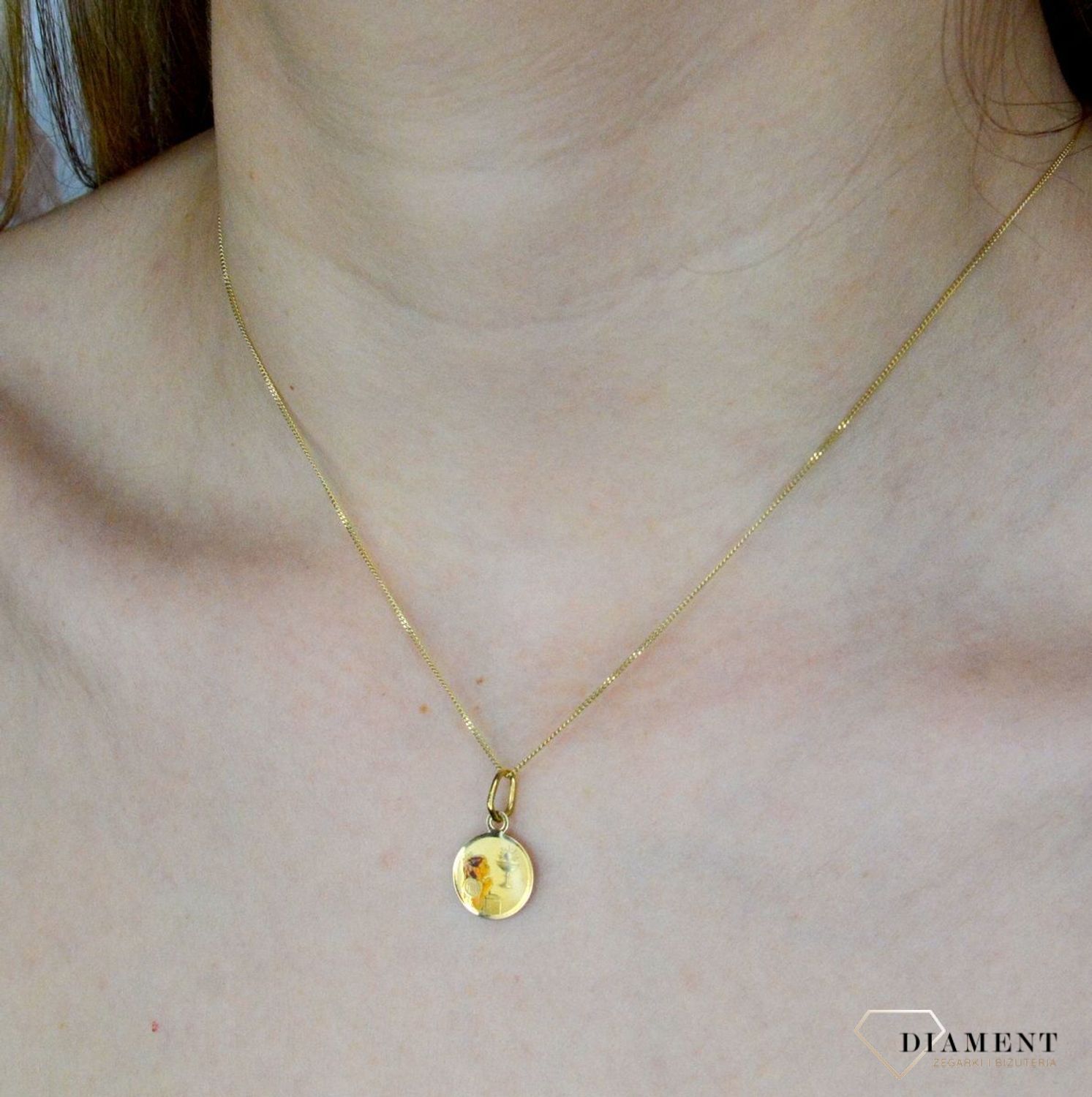 Złoty medalik 585 komunijny dla dziewczynki Pamiątka I Komunii DIA-ZAW-9032-585. Prezent na komunię. Zawieszka z okazji Pierwsze.jpg