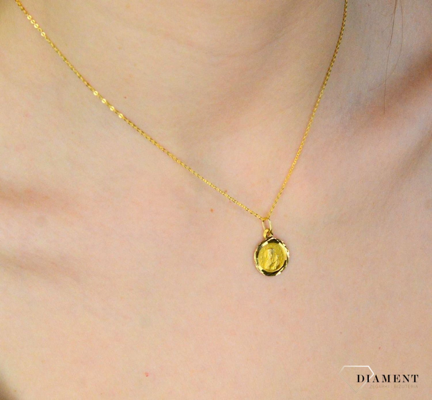 Złoty owalny okrągły 333 Matka Boska Częstochowska.jpg