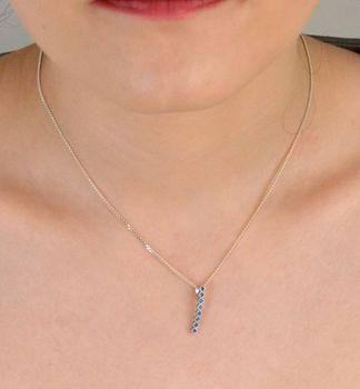 Zawieszka turkusowy patyczek próba 925, DIA-ZAW-9401-925 Nowoczesna i subtelna – zawieszka w formie turkusowego patyczka to propozycja dla kobiet (1).JPG
