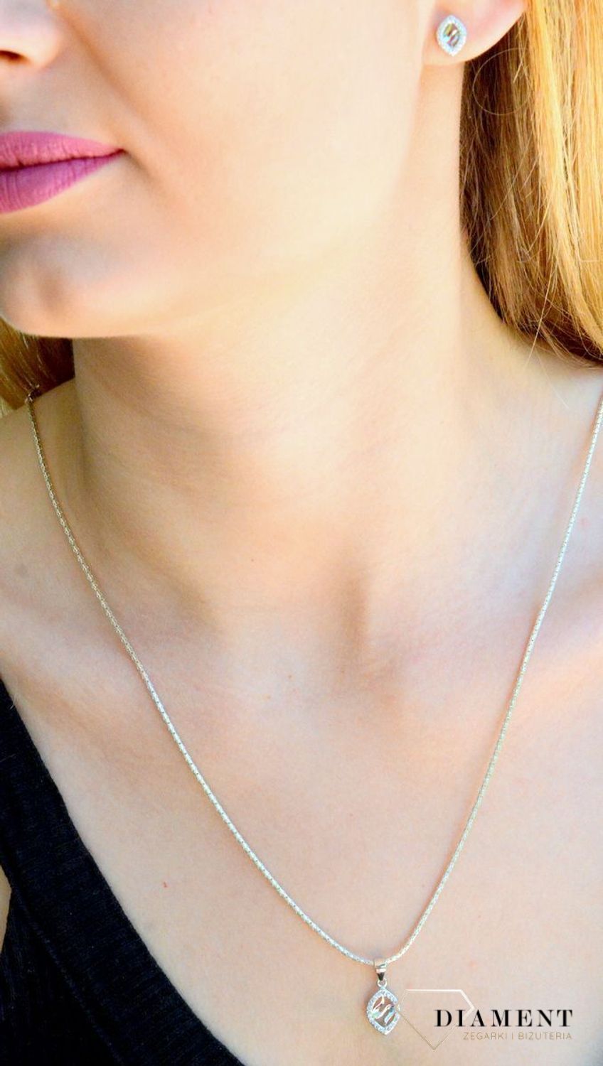 Srebrna zawieszka damska łezka z cyrkoniami DIA-ZAW-9412-925sd.jpg