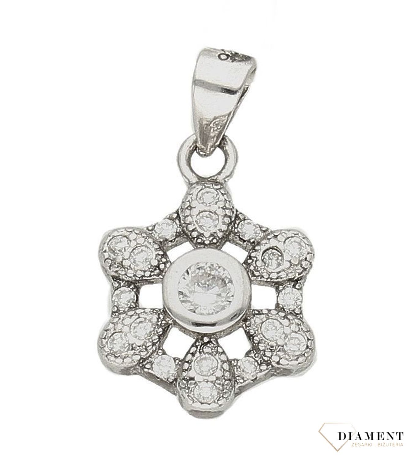 Srebrna zawieszka kwiatek z cyrkoniami DIA-ZAW-9415-925d.jpg