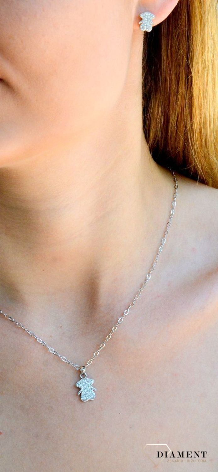 Srebrna zawieszka damska ludzik z cyrkonii DIA-ZAW-9419-925k.jpg