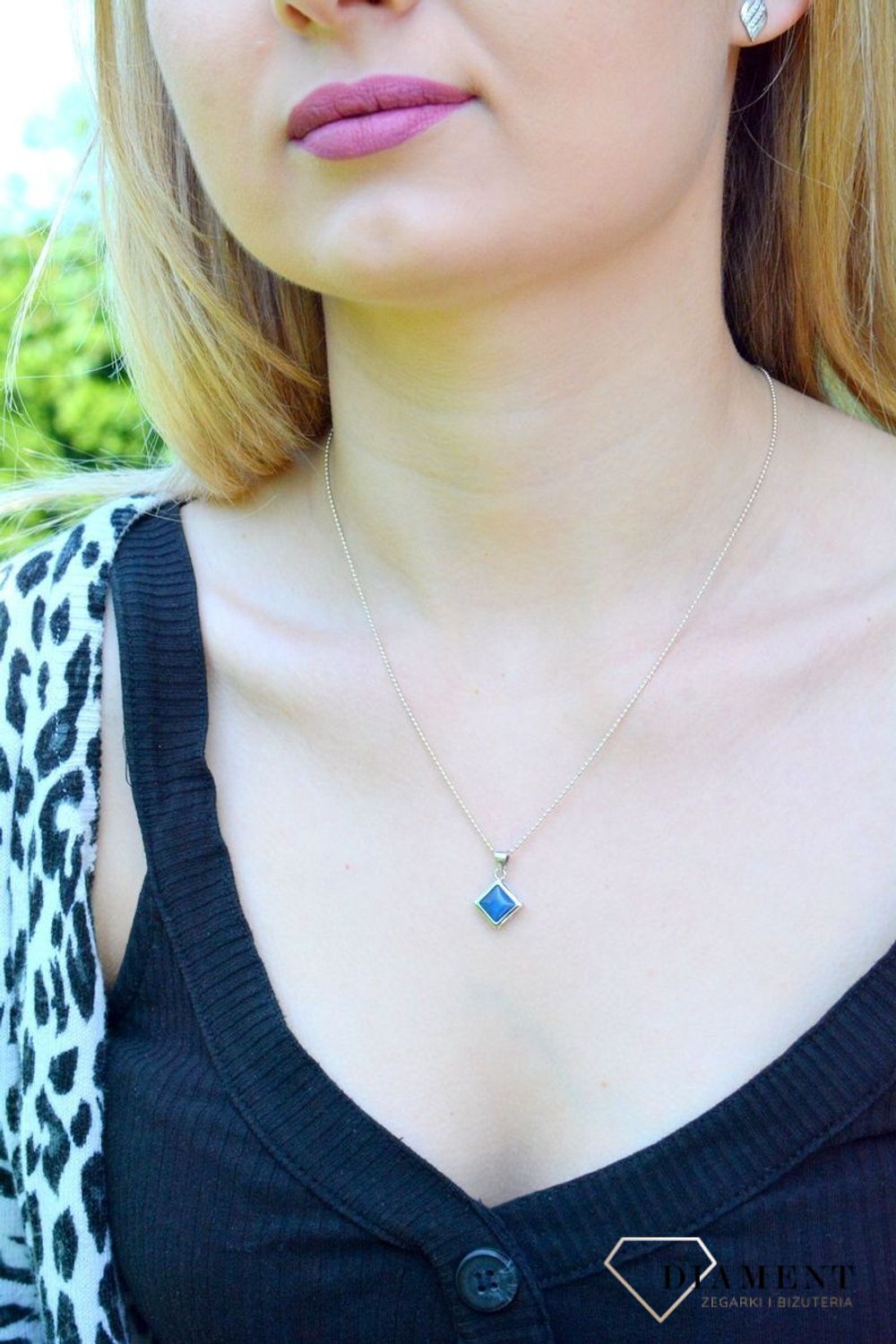 Srebrna zawieszka niebieski kwadracik DIA-ZAW-9424-925d.jpg