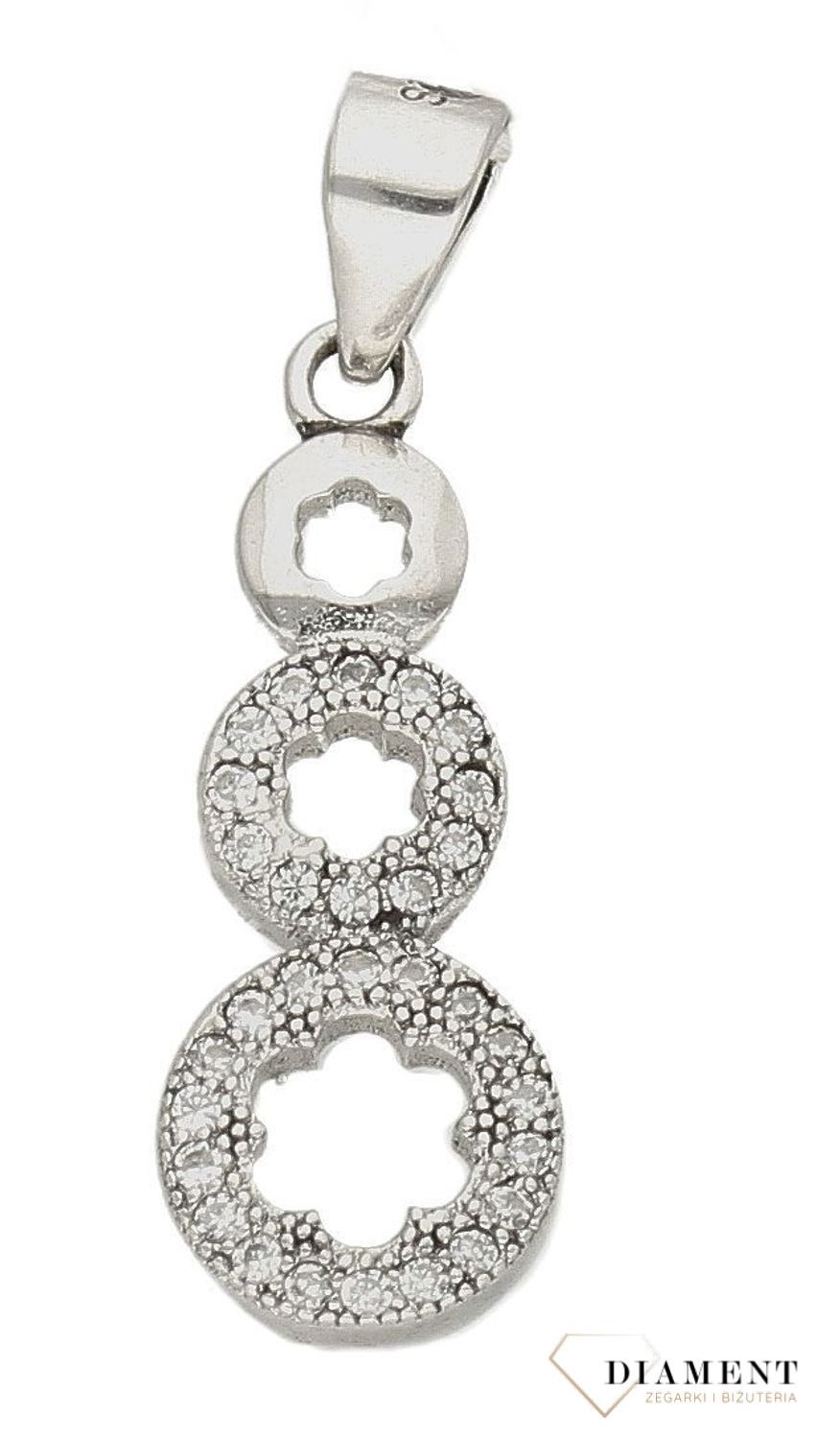 Srebrna zawieszka potrójne kółko z cyrkoniami DIA-ZAW-9431-925d.jpg