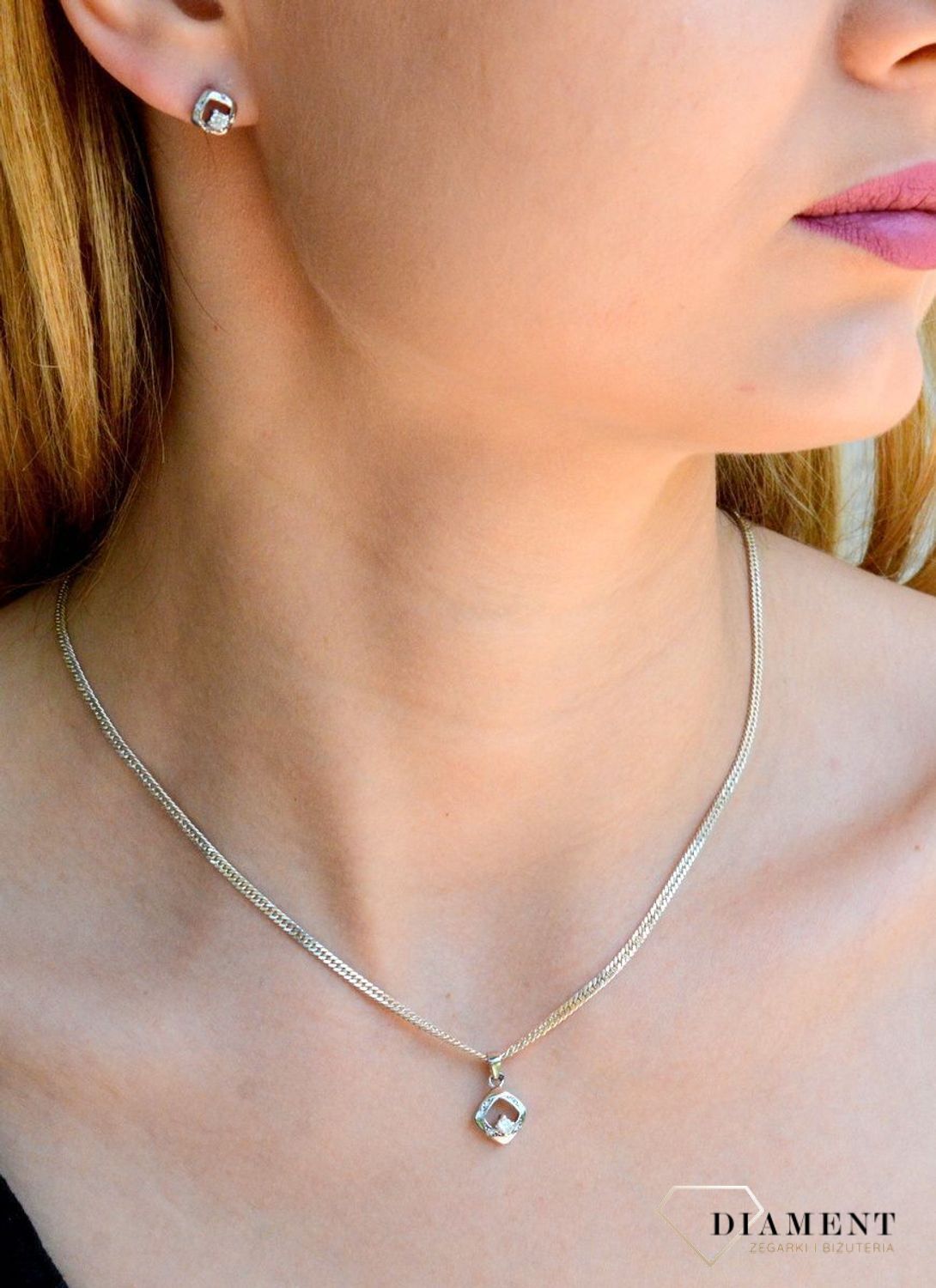 Srebrna zawieszka kwadracik z cyrkonią DIA-ZAW-9434-925d.jpg