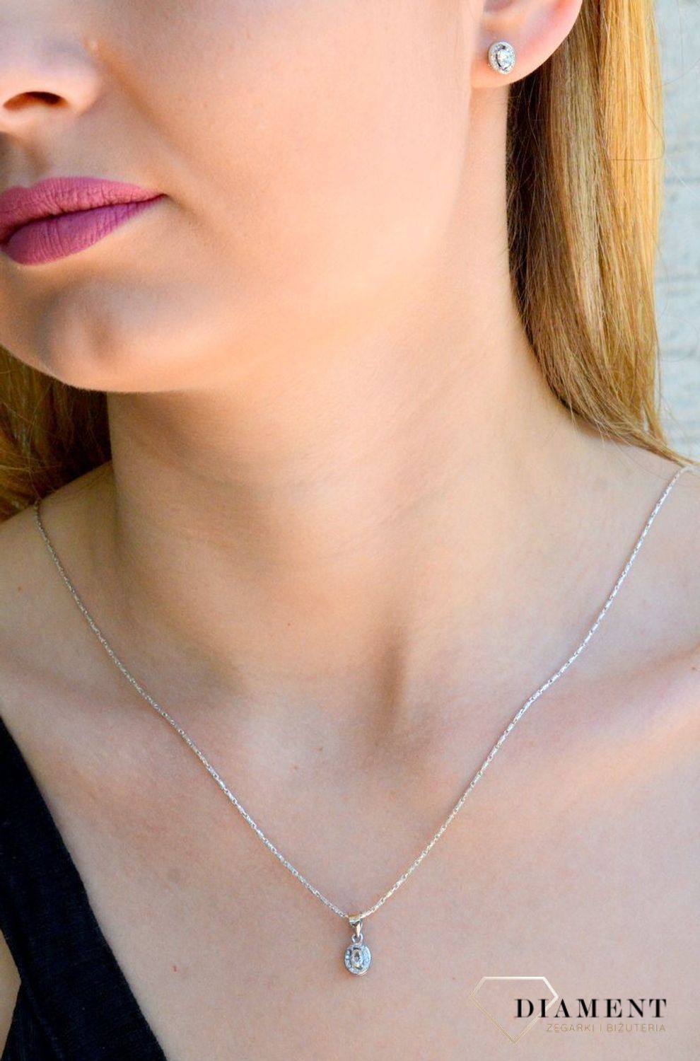 Srebrna zawieszka owalna z cyrkoniami DIA-ZAW-9441-925d.jpg