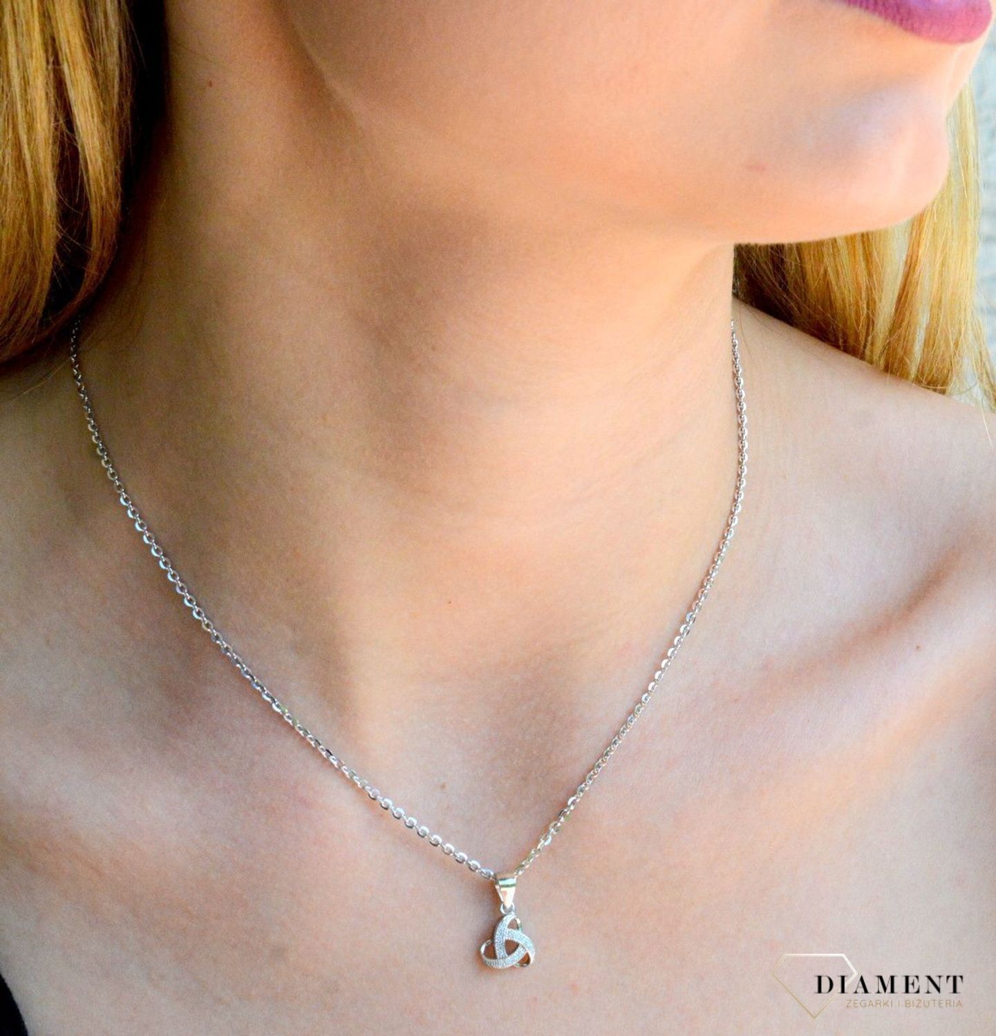 Srebrna zawieszka z drobnymi cyrkoniami  DIA-ZAW-9449-925d.jpg