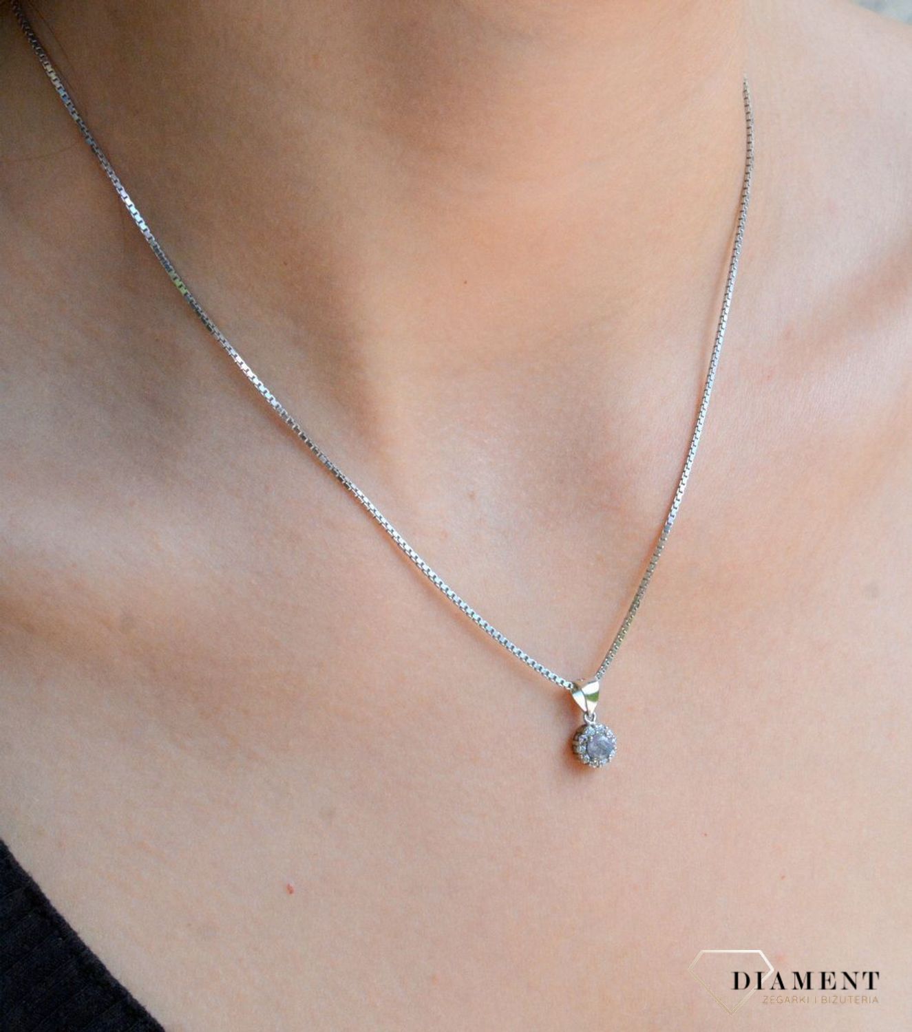 Srebrna zawieszka okrągła z lśniącą cyrkonią DIA-ZAW-9455-925cv.jpg