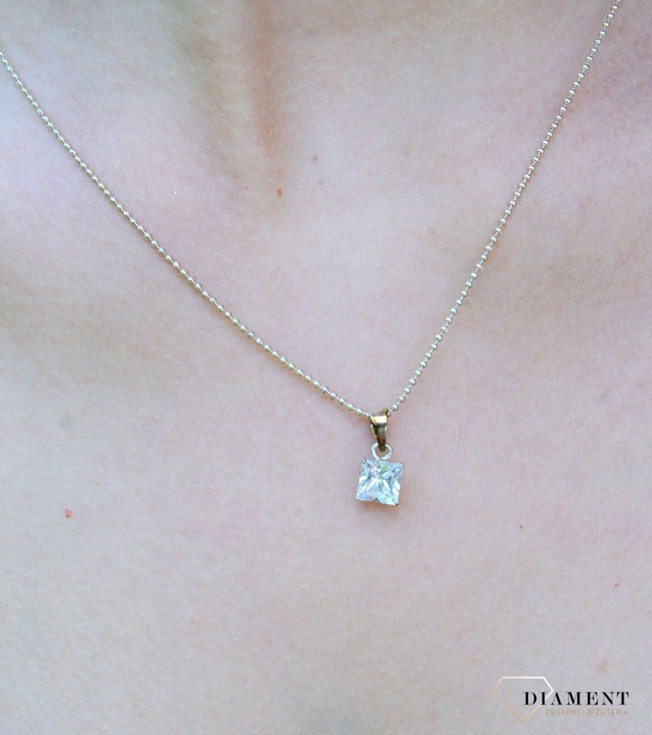 Srebrna zawieszka z dużą cyrkonią kwadratowa DIA-ZAW-9459-925d.jpg