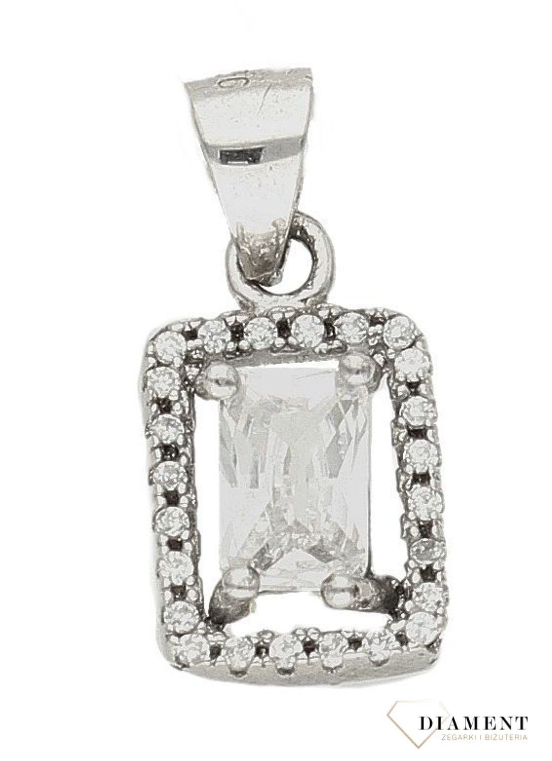 Srebrna zawieszka damska z prostokątną cyrkonią DIA-ZAW-9467-925f.jpg