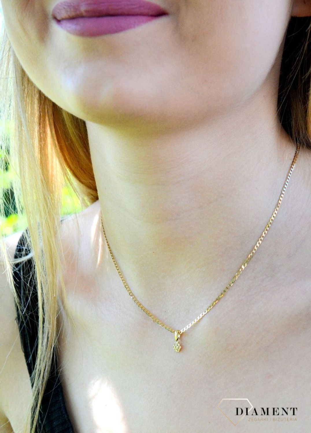 Złota zawieszka 585 delikatny kwiatek z cyrkoniami DIA-ZAW-9478-585d.jpg