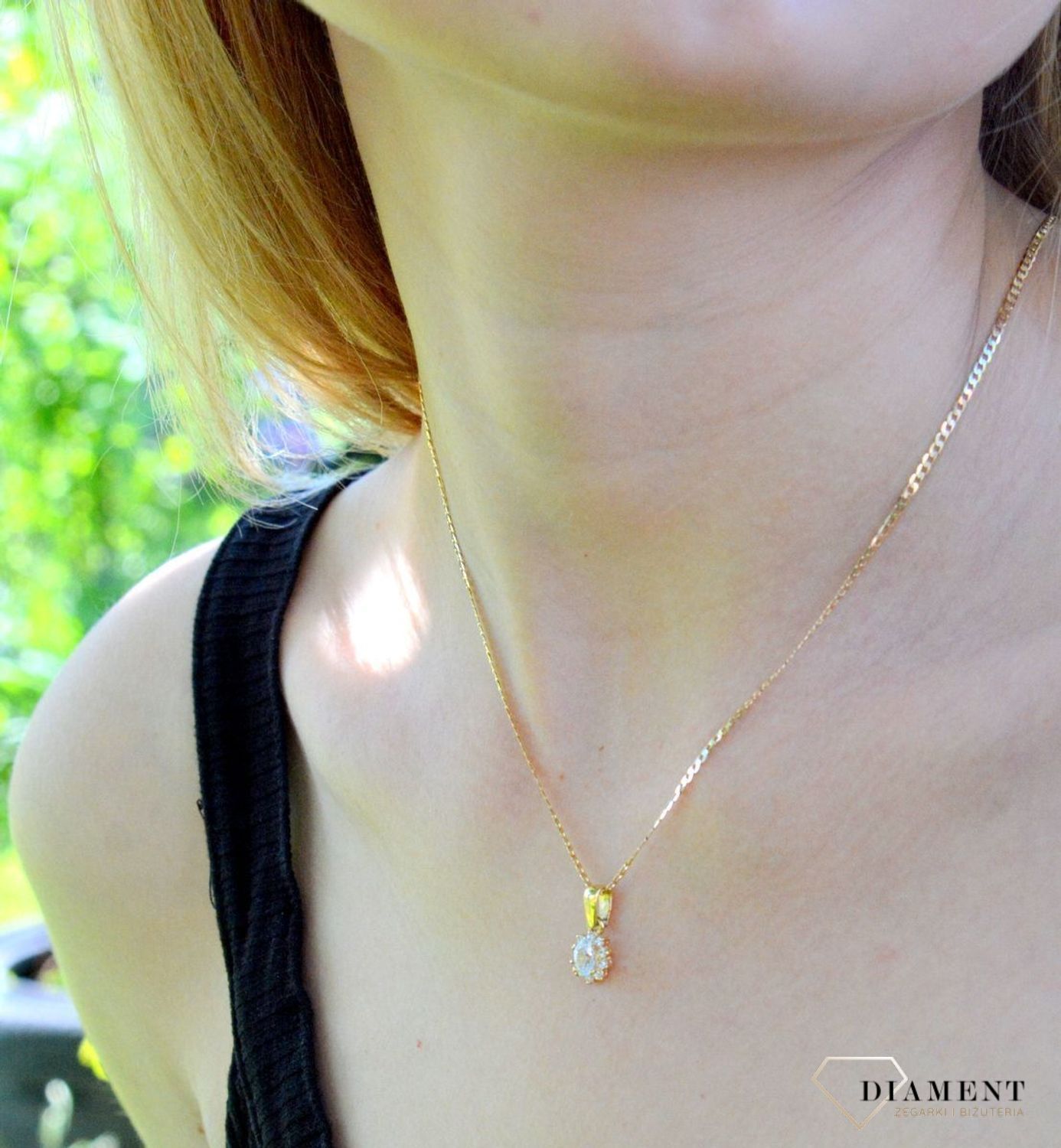 Złota zawieszka 585 owalny kwiatek z dużą cyrkonią DIA-ZAW-9479-585d.jpg