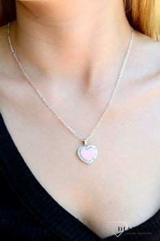 Srebrna zawieszka różowe serce z emalią DIA-ZAW-9562-925.  Srebrna zawieszka w kształcie serca ozdobionego różową emalią z napisem Love. Wisiorek z najwyższej jakości srebra, w kształcie serca to biżuteria niezwykle efek (3).JPG