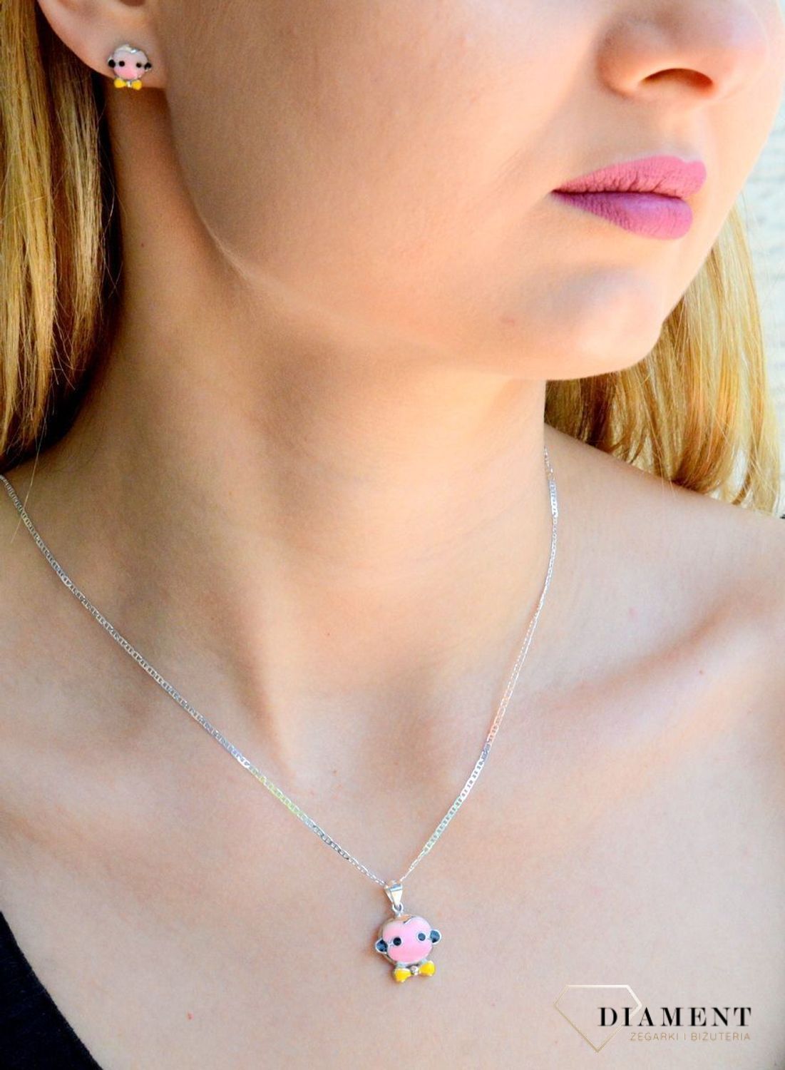 Srebrna zawieszka dziecięca ludzik z różową emalią DIA-ZAW-9563-925d.jpg