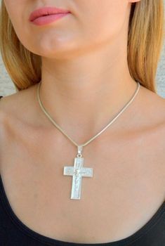 Srebrny duży krzyż grawerowany Krzyż Jezus 9,90 g (1).JPG