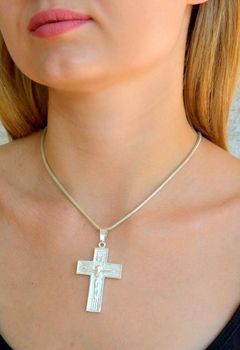 Srebrny duży krzyż grawerowany Krzyż Jezus 9,90 g (2).JPG