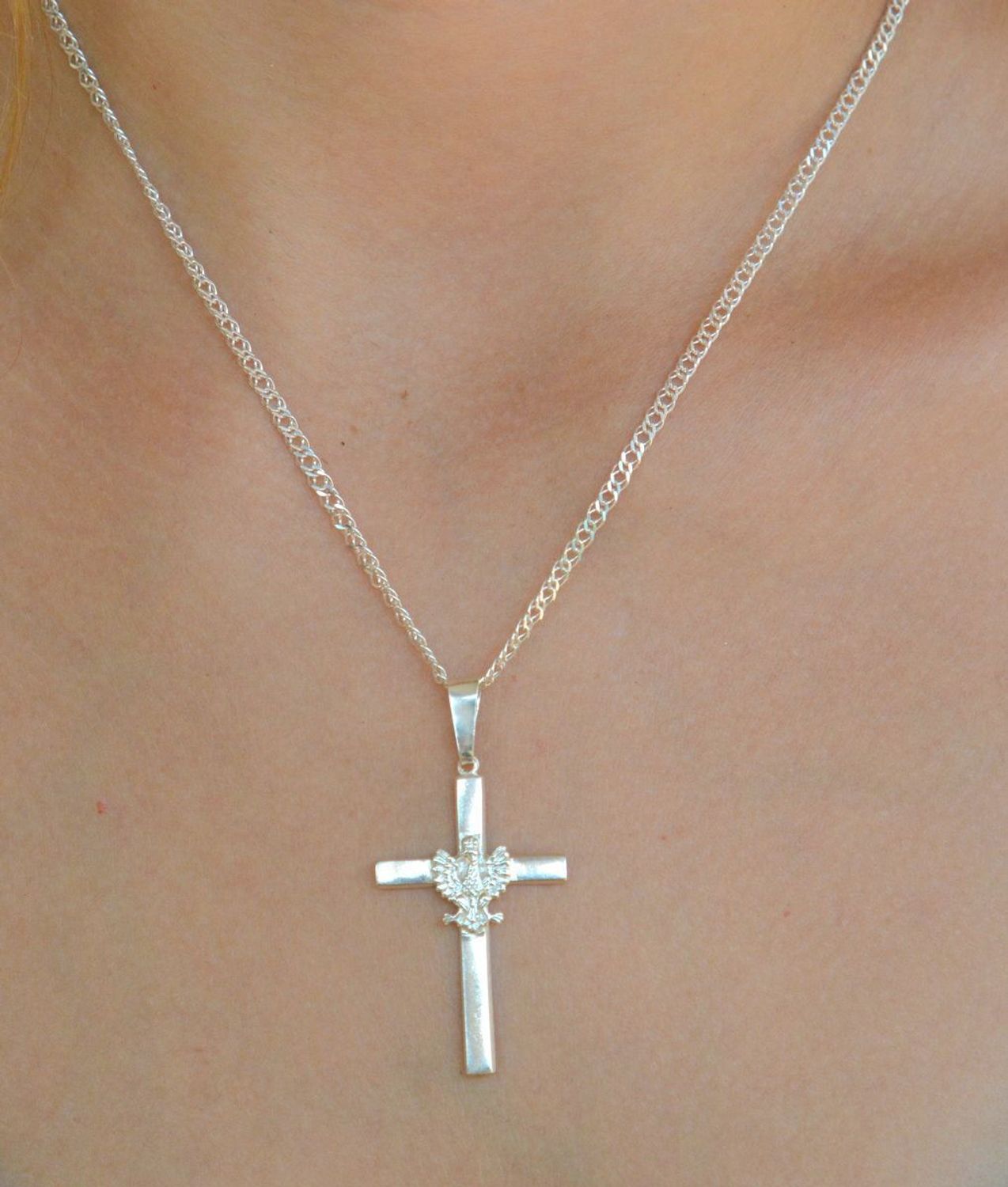 Srebrna zawieszka gładki krzyżyk z Orłem DIA-ZAW-9644-925. Srebrna zawieszka. Srebrna zawieszka krzyżyk. Srebrny krzyż z orłem. Krzyżyk srebrny idealny na prezent..jpg