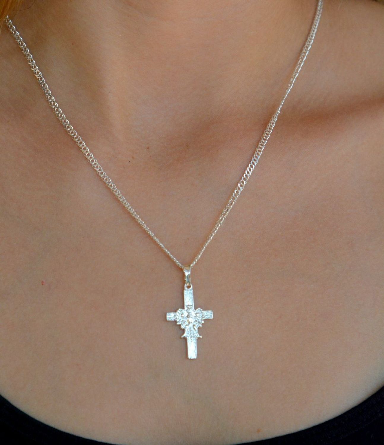 Srebrna zawieszka krzyżyk z Godłem Polski DIA-ZAW-9646-925. Srebrna zawieszka. Srebrna zawieszka krzyżyk. Srebrny krzyżyk z godłem Polski. Krzyżyk srebrny idealny na prezent..jpg