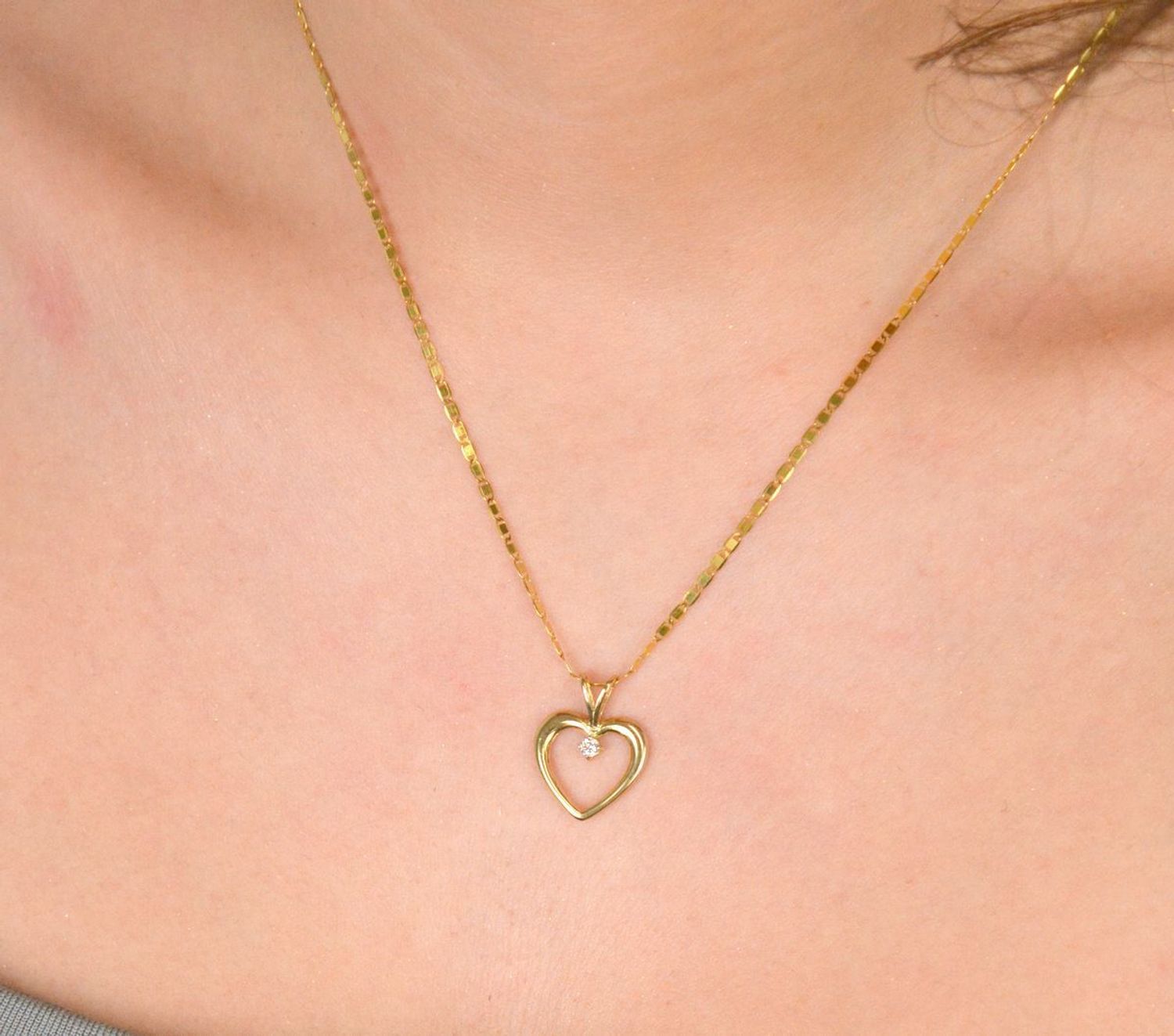 Zawieszka złota 585 delikatne serdce z cyrkonią DIA-ZAW-9775-585.jpg